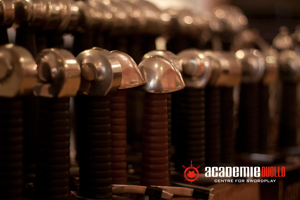 Beginner sword fighting lesson at Academie Duello